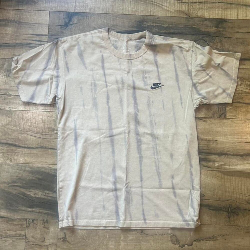 Nike Men's Cream and Tan T-shirt